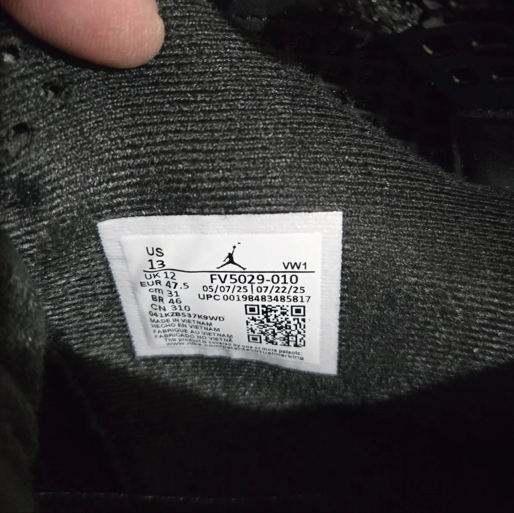 Nike Air Jordan 4 Retro Black Cat‎ (2025) Sneakers